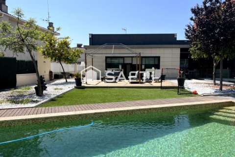 Villa de 10 dormitorios en venta en Cubelles, Barcelona, Cataluña, Spain № 2257