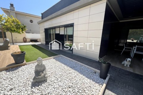 Villa de 10 dormitorios en venta en Cubelles, Barcelona, Cataluña, Spain № 2257 - foto 5