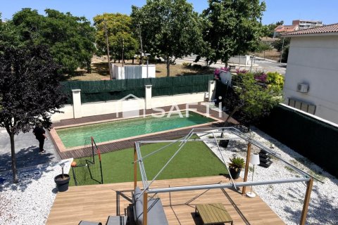 Villa de 10 dormitorios en venta en Cubelles, Barcelona, Cataluña, Spain № 2257 - foto 8