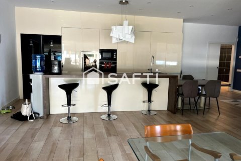 Villa de 10 dormitorios en venta en Cubelles, Barcelona, Cataluña, Spain № 2257 - foto 14