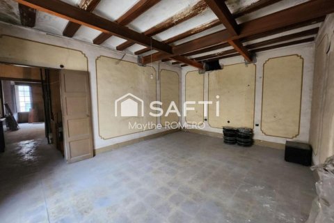Casa adosada de 6 dormitorios en venta en Vilanova i la Geltrú, Barcelona, Cataluña, Spain № 2256