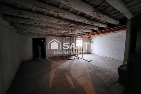 Casa adosada de 6 dormitorios en venta en Vilanova i la Geltrú, Barcelona, Cataluña, Spain № 2256 - foto 21