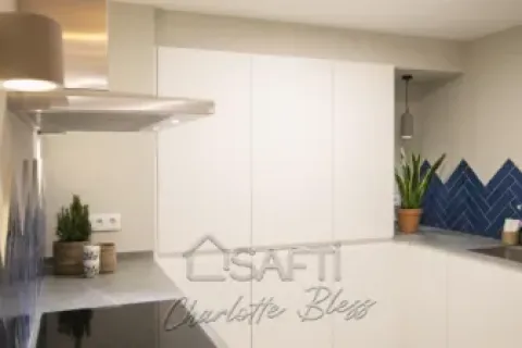 Apartamento de 2 dormitorios en venta en Ciudad Vieja, Barcelona, Cataluña, Spain № 2260 - foto 3