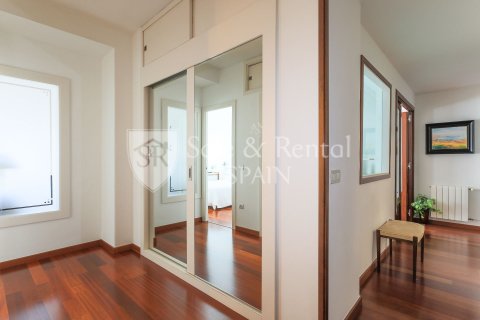 Сasa de 3 dormitorios en venta en Barcelona, Cataluña, Spain № 6804 - foto 20