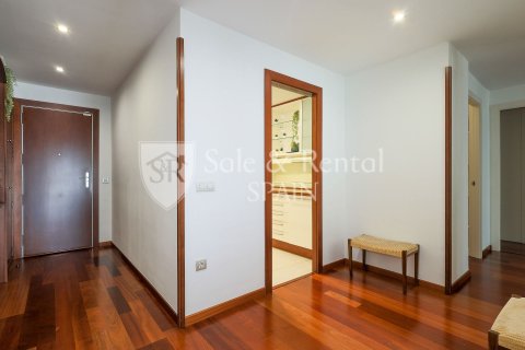 Сasa de 3 dormitorios en venta en Barcelona, Cataluña, Spain № 6804 - foto 30