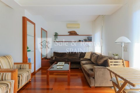 Сasa de 3 dormitorios en venta en Barcelona, Cataluña, Spain № 6804 - foto 4