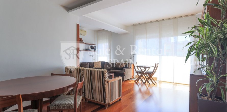 Сasa de 3 dormitorios en venta en Barcelona, Cataluña, Spain № 6804