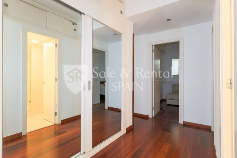Сasa de 3 dormitorios en venta en Barcelona, Cataluña, Spain № 6804 - foto 22