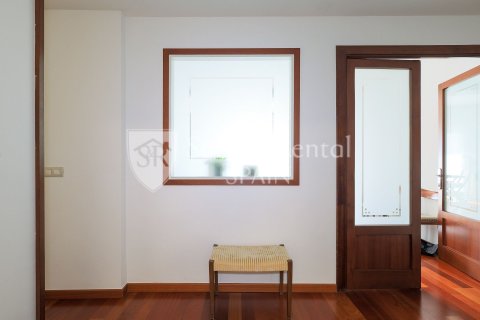 Сasa de 3 dormitorios en venta en Barcelona, Cataluña, Spain № 6804 - foto 29
