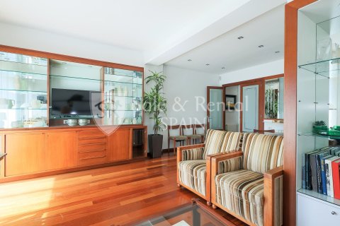 Сasa de 3 dormitorios en venta en Barcelona, Cataluña, Spain № 6804 - foto 6
