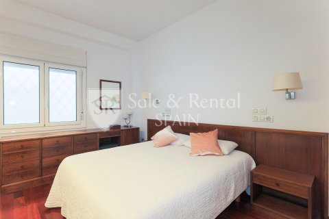Сasa de 3 dormitorios en venta en Barcelona, Cataluña, Spain № 6804 - foto 15