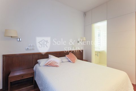 Сasa de 3 dormitorios en venta en Barcelona, Cataluña, Spain № 6804 - foto 18