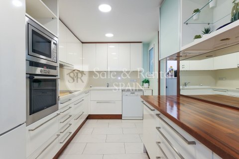 Сasa de 3 dormitorios en venta en Barcelona, Cataluña, Spain № 6804 - foto 25