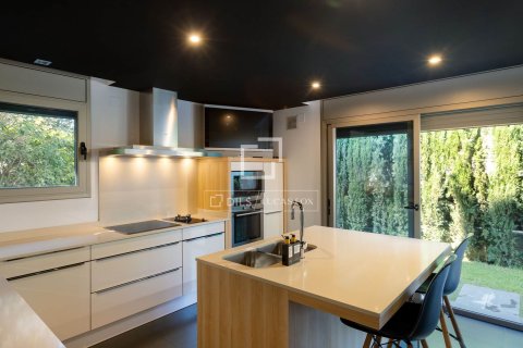 Villa de 6 dormitorios en venta en Vilassar de Dalt, Barcelona, Cataluña, Spain № 6807 - foto 16
