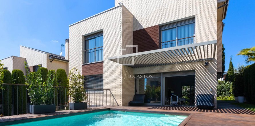 Villa de 6 dormitorios en venta en Vilassar de Dalt, Barcelona, Cataluña, Spain № 6807