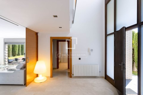 Villa de 6 dormitorios en venta en Vilassar de Dalt, Barcelona, Cataluña, Spain № 6807 - foto 30