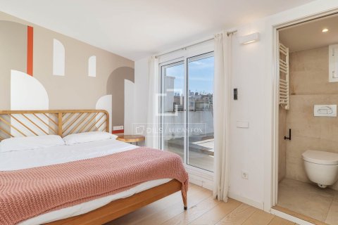Ático de 3 dormitorios en venta en Barcelona, Cataluña, Spain № 6805 - foto 2