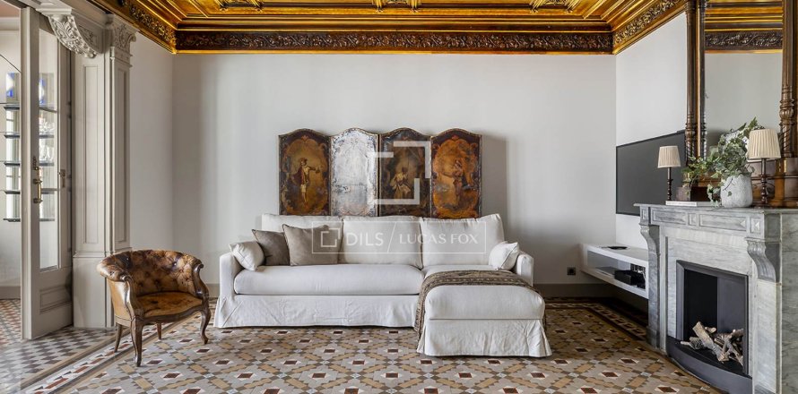 Apartamento de 3 dormitorios en alquiler en Barcelona, Cataluña, Spain № 6808