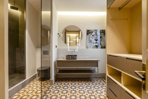 Apartamento de 3 dormitorios en alquiler en Barcelona, Cataluña, Spain № 6808 - foto 14