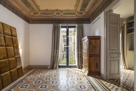 Apartamento de 3 dormitorios en alquiler en Barcelona, Cataluña, Spain № 6808 - foto 11
