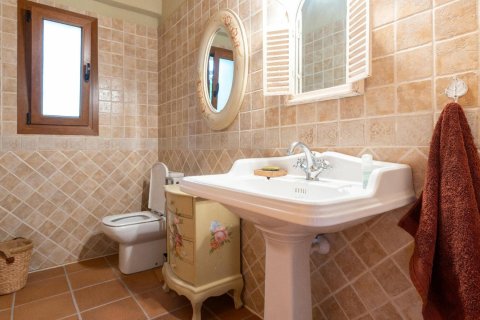 Сasa de 4 dormitorios en venta en Begur, Gerona, Cataluña, Spain № 1669 - foto 26