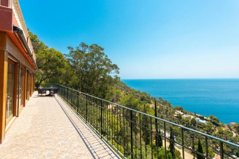 Сasa de 4 dormitorios en venta en Begur, Gerona, Cataluña, Spain № 1669 - foto 19