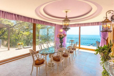 Сasa de 4 dormitorios en venta en Begur, Gerona, Cataluña, Spain № 1669 - foto 7