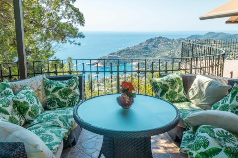 Сasa de 4 dormitorios en venta en Begur, Gerona, Cataluña, Spain № 1669 - foto 5