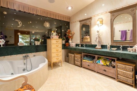 Сasa de 4 dormitorios en venta en Begur, Gerona, Cataluña, Spain № 1669 - foto 22