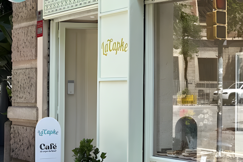 Propiedad comercial de 60 m² en venta en Barcelona, Cataluña, Spain № 1673 - foto 2