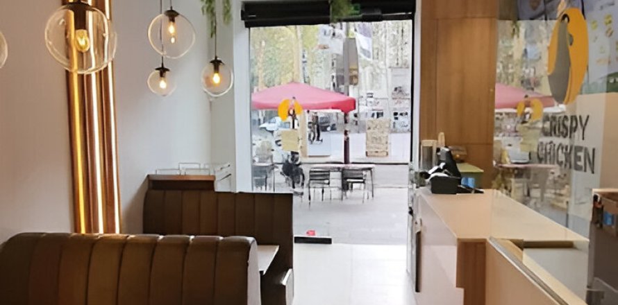 Propiedad comercial de 135 m² en venta en Barcelona, Cataluña, Spain № 1675