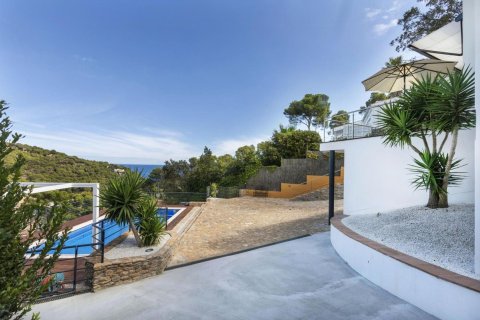 Сasa de 4 dormitorios en venta en Tamariu, Gerona, Cataluña, Spain № 1670 - foto 6