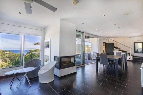 Сasa de 4 dormitorios en venta en Tamariu, Gerona, Cataluña, Spain № 1670 - foto 17