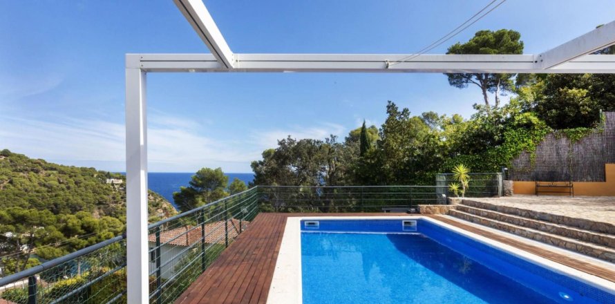 Сasa de 4 dormitorios en venta en Tamariu, Gerona, Cataluña, Spain № 1670