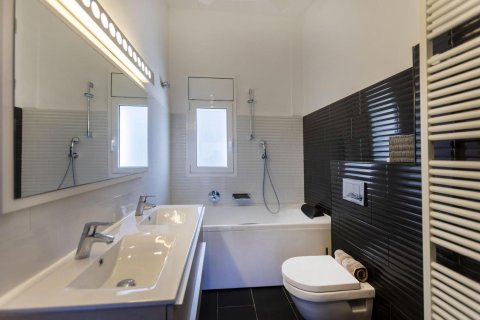 Сasa de 4 dormitorios en venta en Tamariu, Gerona, Cataluña, Spain № 1670 - foto 30
