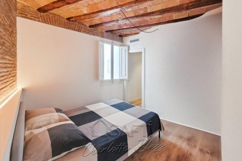 2 bedrooms apartment for sale in Ciutat Vella, Barcelona, Catalonia, Spain № 2261 - photo 12
