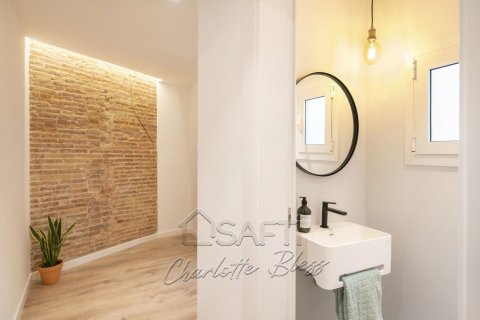 Apartamento de 2 dormitorios en venta en Ciudad Vieja, Barcelona, Cataluña, Spain № 2262 - foto 10