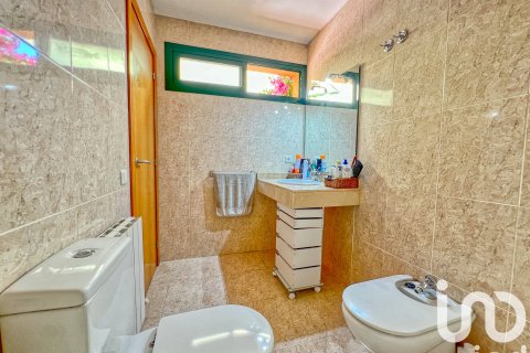 Casa adosada de 4 dormitorios en venta en Tarragona, Cataluña, Spain № 4854 - foto 14