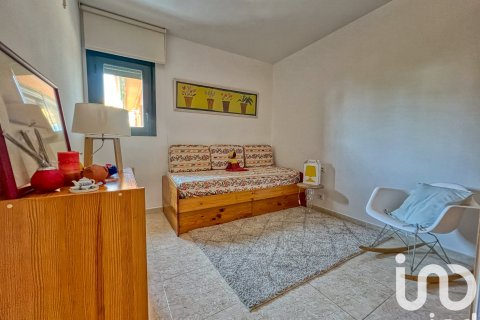 Casa adosada de 4 dormitorios en venta en Tarragona, Cataluña, Spain № 4854 - foto 17