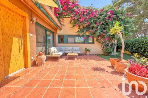 Casa adosada de 4 dormitorios en venta en Tarragona, Cataluña, Spain № 4854 - foto 24