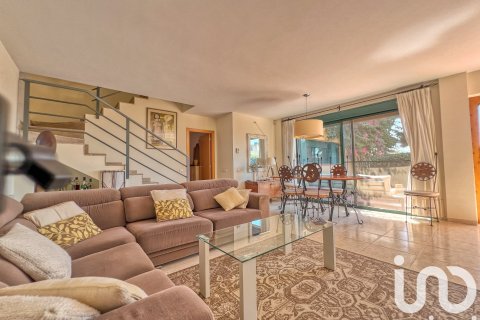 Casa adosada de 4 dormitorios en venta en Tarragona, Cataluña, Spain № 4854 - foto 6