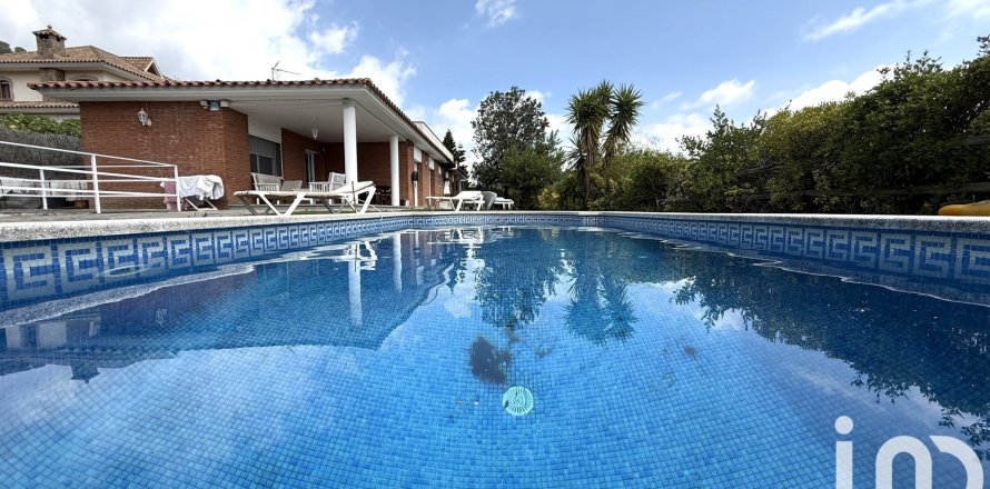 Сasa de 6 dormitorios en venta en Argentona, Barcelona, Cataluña, Spain № 4848