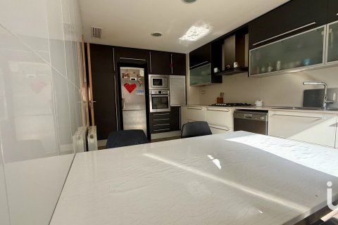 Сasa de 4 dormitorios en venta en Sant Andreu de Llavaneres, Barcelona, Cataluña, Spain № 4912 - foto 4