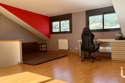 Сasa de 4 dormitorios en venta en Sant Andreu de Llavaneres, Barcelona, Cataluña, Spain № 4912 - foto 20