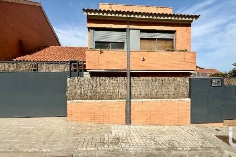 Сasa de 4 dormitorios en venta en Sant Andreu de Llavaneres, Barcelona, Cataluña, Spain № 4912