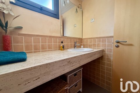 Сasa de 4 dormitorios en venta en Sant Andreu de Llavaneres, Barcelona, Cataluña, Spain № 4912 - foto 3