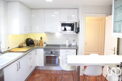 Apartamento de 4 dormitorios en venta en Mataró, Barcelona, Cataluña, Spain № 4911 - foto 8
