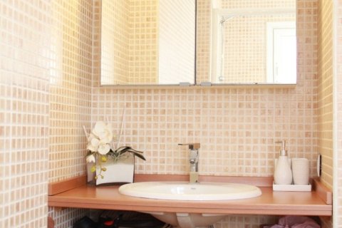 Apartamento de 4 dormitorios en venta en Mataró, Barcelona, Cataluña, Spain № 4911 - foto 17