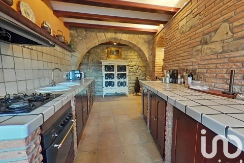 Купить замки и поместья в Лерида, Испания с 6 спален, 580м², № 4909 - фото 7