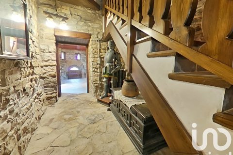 Castillos de 6 dormitorios en venta en Lérida, Cataluña, Spain № 4909